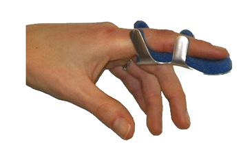 STECCA PER FRATTURA DITA A RANETTA FARMASPLINT MISURA PICCOLA IN ALLUMINIO MODELLABILE CON IMBOTTITURA IN SPUGNA POLIURETANICA ANTIALLERGICA RADIOTRASPARENTE 8 CM 1 PEZZO - Farmacia Del Monaco