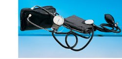 SFIGMOMANOMETRO ANEROIDE AD ALTA PRECISIONE CON FONENDOSCOPIO  BRACCIALE CON CHIUSURA IN VELCRO  CUSCINETTO IN GOMMA  SOFFIERIA COMPLETA DI VALVOLA - Farmacia Del Monaco