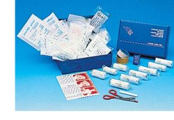 CASSETTA PRONTO SOCCORSO CARAVAN, PER L'AUTOMOBILE, IL CAMION E TUTTI GLI AUTOMEZZI. OBBLIGATORIA IN MOLTE NAZIONI EUROPEE CON CONTENUTO CONFORME ALLA NORMATIVA DIN 13164/B - Farmacia Del Monaco