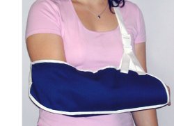 REGGIBRACCIO SEMPLICE MISURA MEDIA. CONSENTE L'IMMOBILIZZAZIONE IN POSIZIONE CORRETTA DEL BRACCIO NEI CASI DI SLOGATURE, TRAUMI ED INGESSATURE - Farmacia Del Monaco