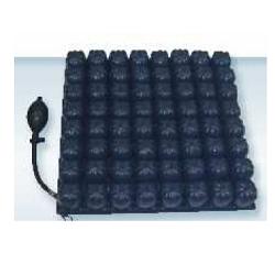 CUSCINO ANTIDECUBITO KOMET AIR 1 A BOLLE D'ARIA MICRO INTERSCAMBIO PVC 1 VALVOLA 40X40X6 CM - Farmacia Del Monaco